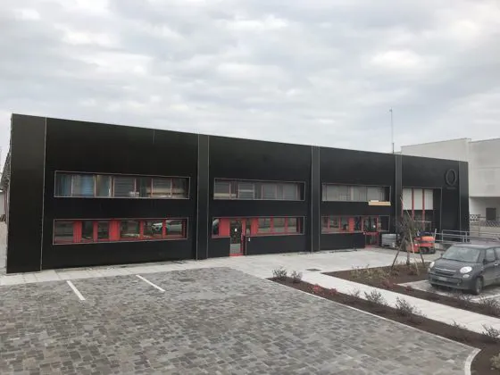 Facciata ventilata per capannone