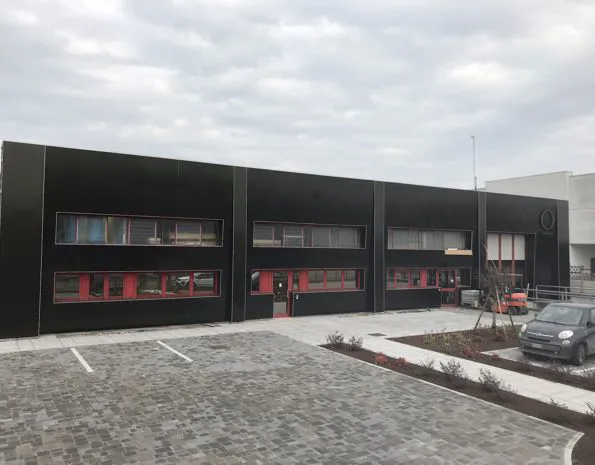 Facciata ventilata per capannone