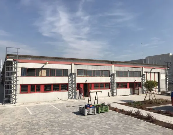 Facciata inizio lavori